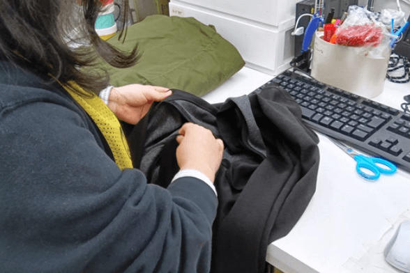 商品の加工やクリーニング業務のイメージ画像